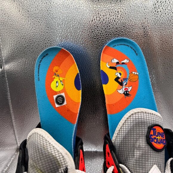 Size 10 Nike Multicolor Space Jam x LeBron 18 Low Sylvester x Tweety CV7562-103 - Picture 13 of 15